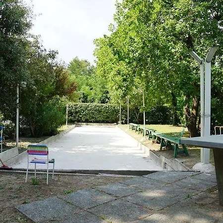 Mirage Отель 3*