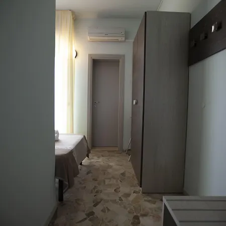 Mirage Отель 3*