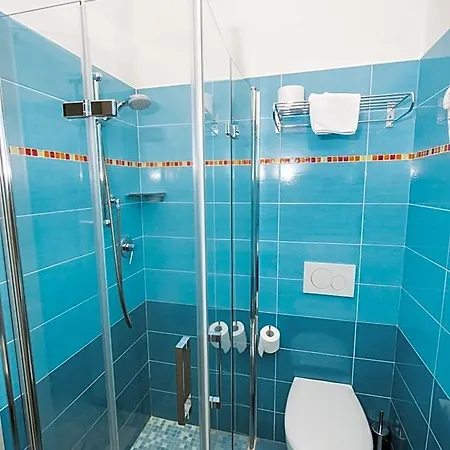 Mirage Hotell 3*