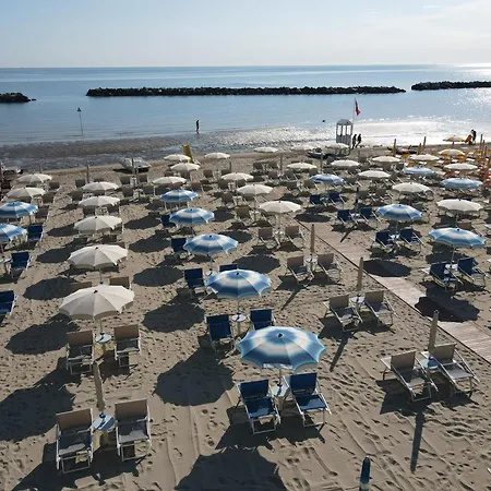 Mirage - Breakfast At The 3*